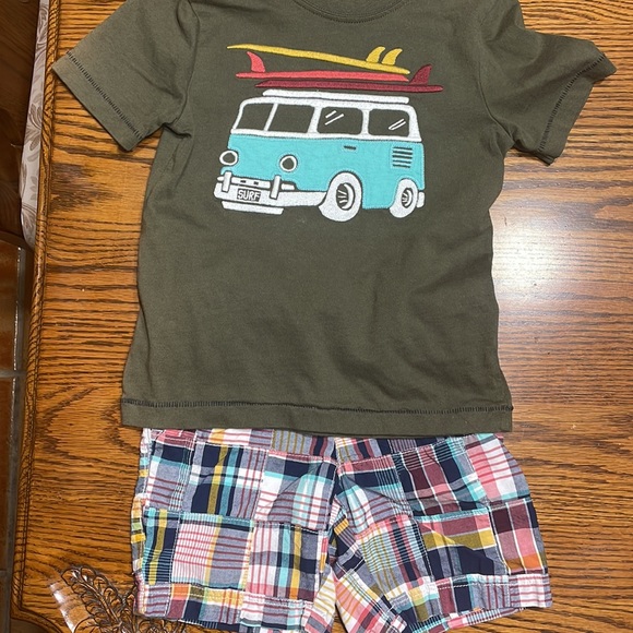 Little boys shorts set from Gymboree size 3T. - Picture 5 of 5